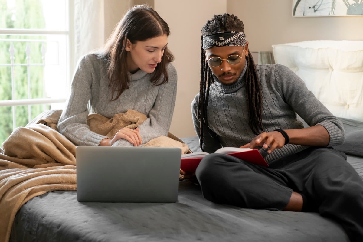 resized_medium-shot-people-working-home